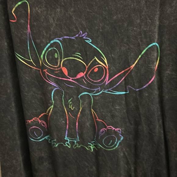 🎊Stitch cut out tshirt - Picture 3 of 5